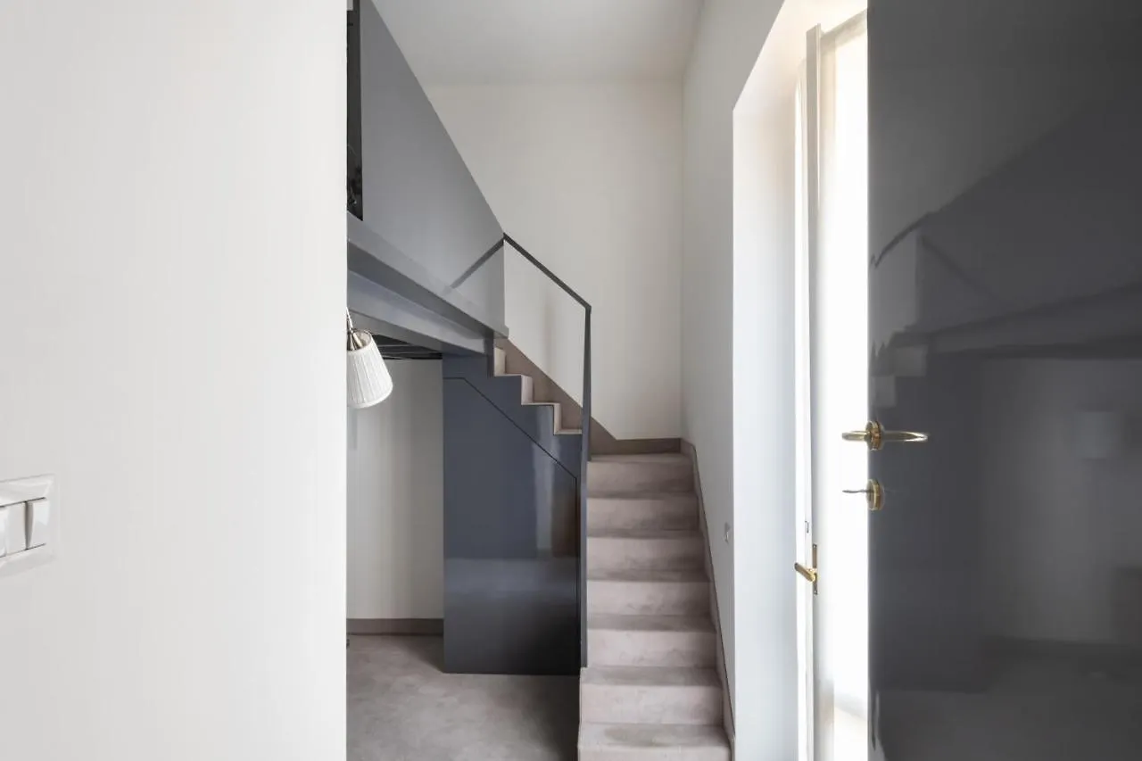 Easylife - Elegante Dimora A Due Passi Dal Duomo Apartment Milan 0*,